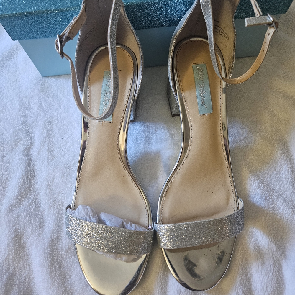 Betsy Johnson Elegant Silver Glitter Women's Sandals - Size 9 1/2 - 2" Heels